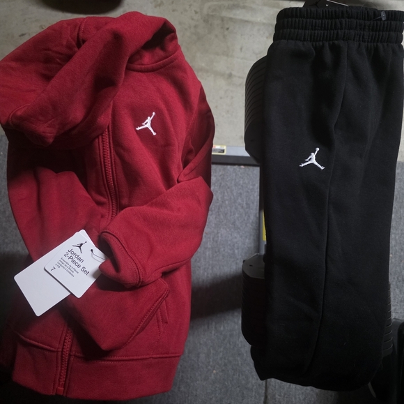 Jordan Kids Red Hoodie and Black Joggers Set - Picture 1 of 3